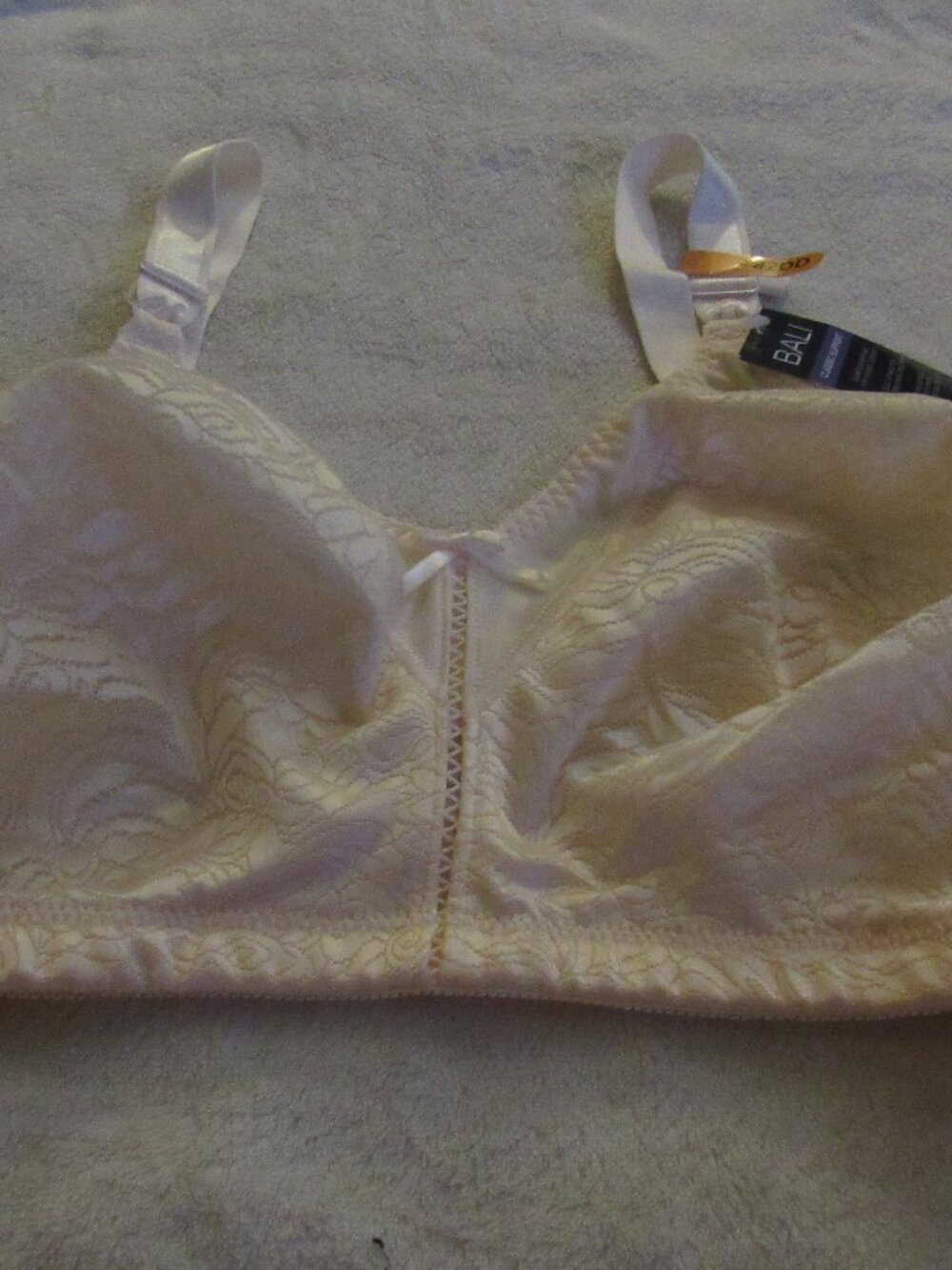 Bali Classic Support Cool Comfort Beige-yellow Bra Size 42DD NWT